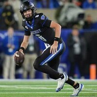 Freshman QB leads Kentucky into Auburn with Tigers at crossroads