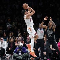 Suns bomb in 20 3-pointers, stave off Nets