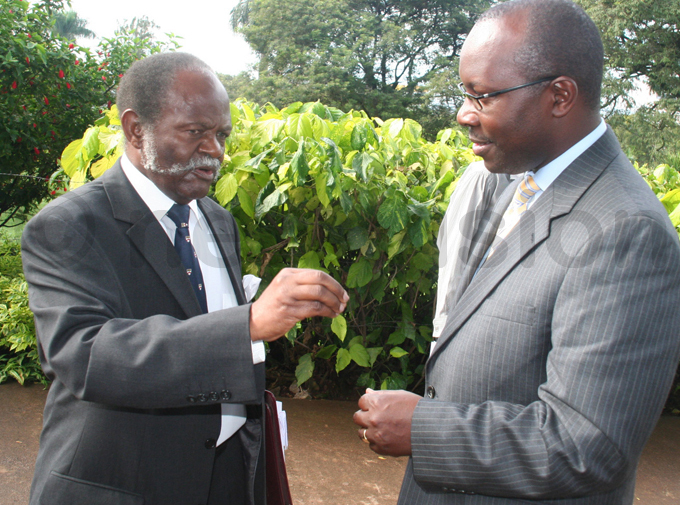 kangi chats with uganda attorney pollo akubuya during the third and olloquium hoto by oderick himbazwe