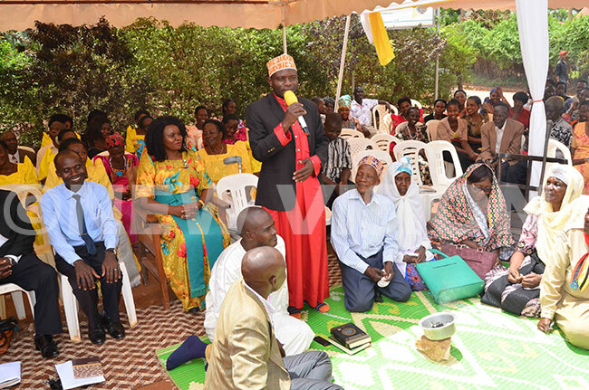  heik irrisa sewannyana who led the ua prayers delivers his speech 