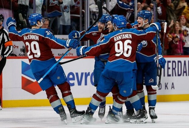 NHL roundup: Avs lose goalie but edge Sabres in OT