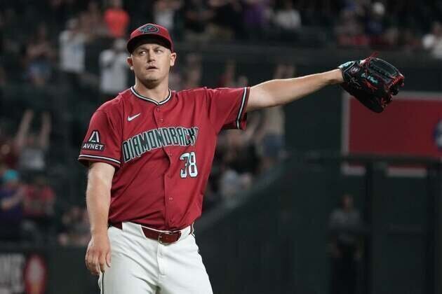 D-backs DFA former closer Paul Sewald, add Zack Littell