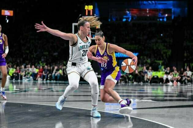 Aces visit ex-point guard Kelsey Plum and red-hot Sparks