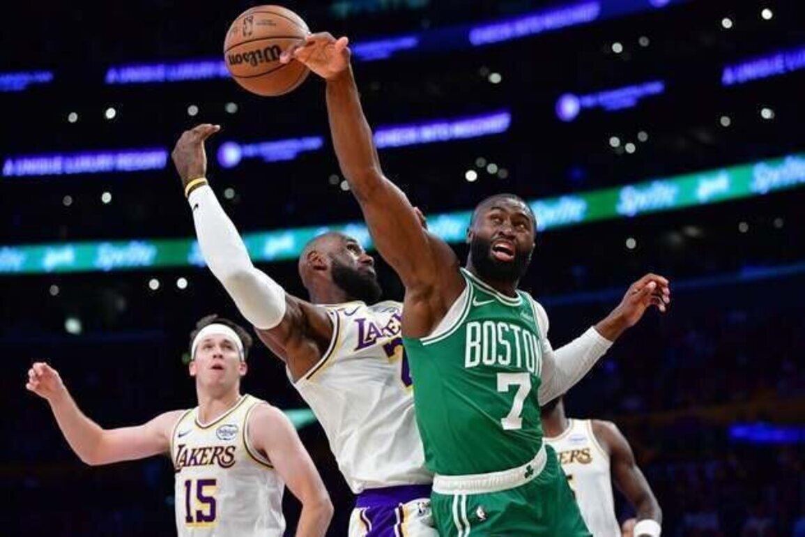 Brown, Pritchard lead Celtics' dominance over Lakers
