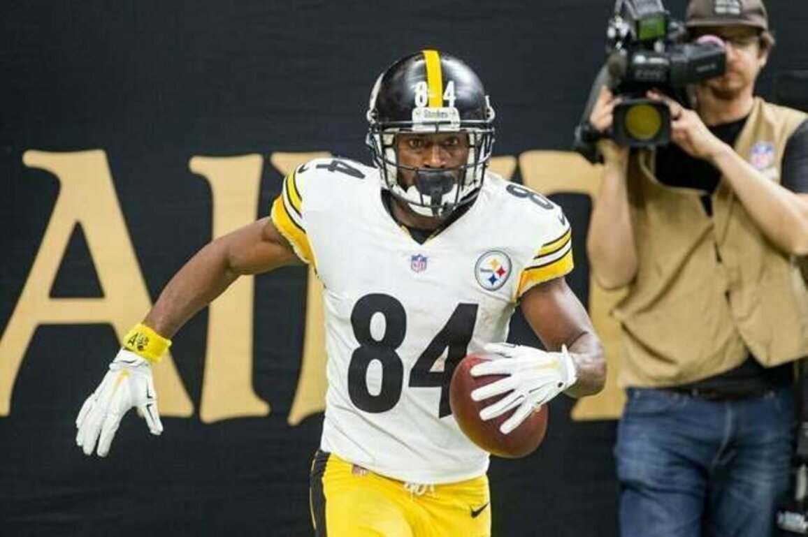 Antonio Brown pleads not guilty to attempted murder
