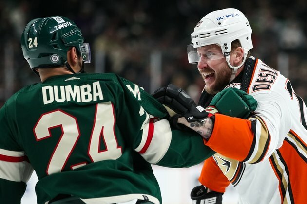 Wild score twice in four seconds, rout Ducks