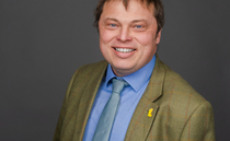 Yellow Wellies chair James Chapman steps down from board