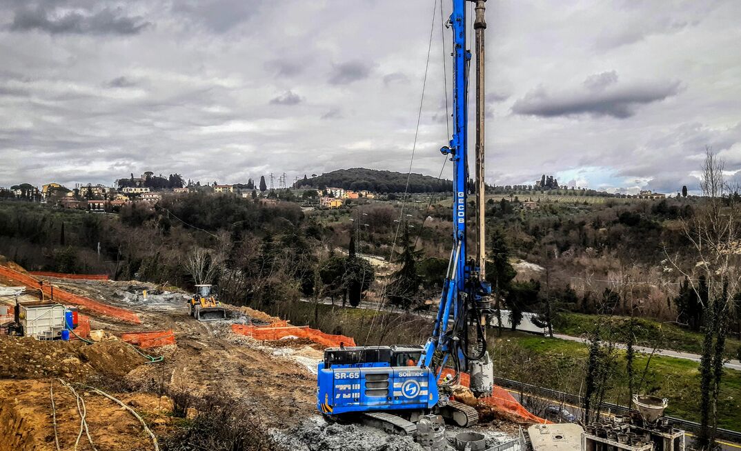 The SR-95 Blue Tech represents the high end of the Soilmec SR line