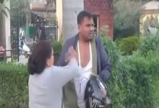 Uttar Pradesh: Woman beats man in park over dispute, investigation underway