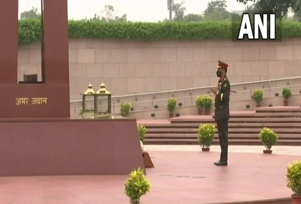 Bangladesh Army Chief lays wreath at National War Memorial