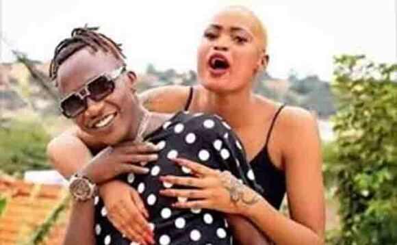Kabako ne mukyala we nga beeraga amapenzi. Kabako ne mukyala we nga beeraga amapenzi.