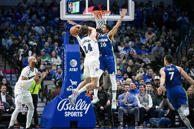 Wizards hold off Mavs thanks to Kyle Kuzma, Delon Wright