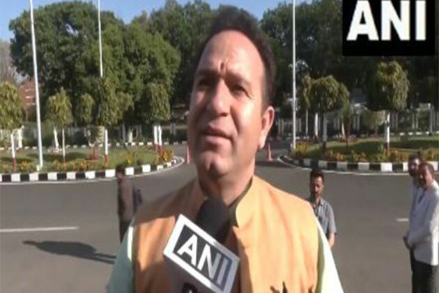 Unfortunate that some members try to hold discussions on Pakistan: J-K LoP Sunil Sharma