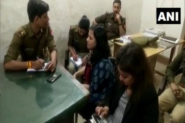 Aparna Purohit reaches Hazratganj police station