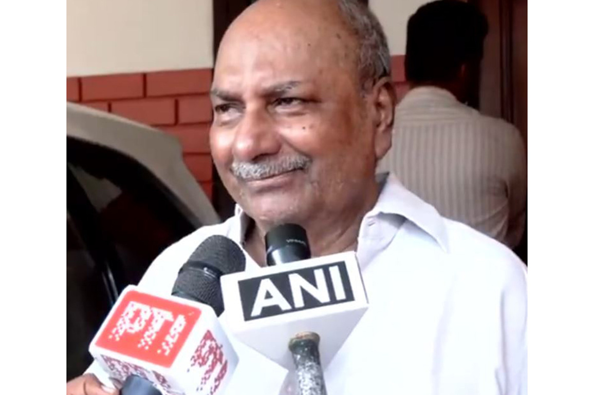 "Third term for LDF would have been a disaster": AK Antony hails UDF's victory in Keralam