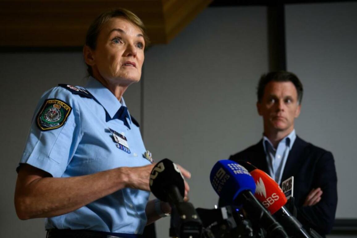 Top cops face questioning over caravan criminal con job