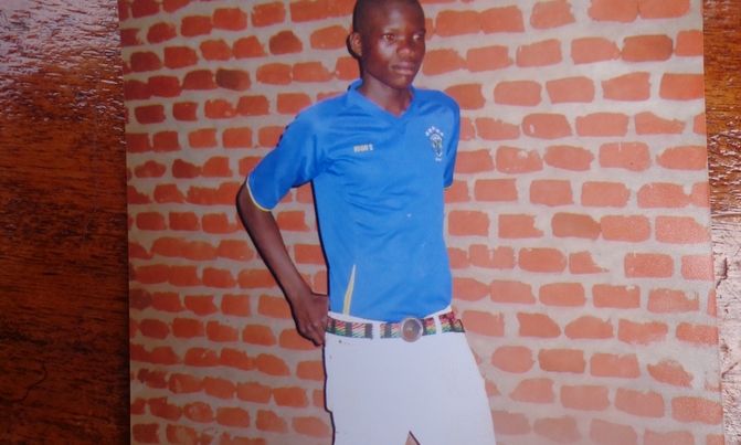 Three drown while evading enforcement officers Three drown while evading enforcement officers