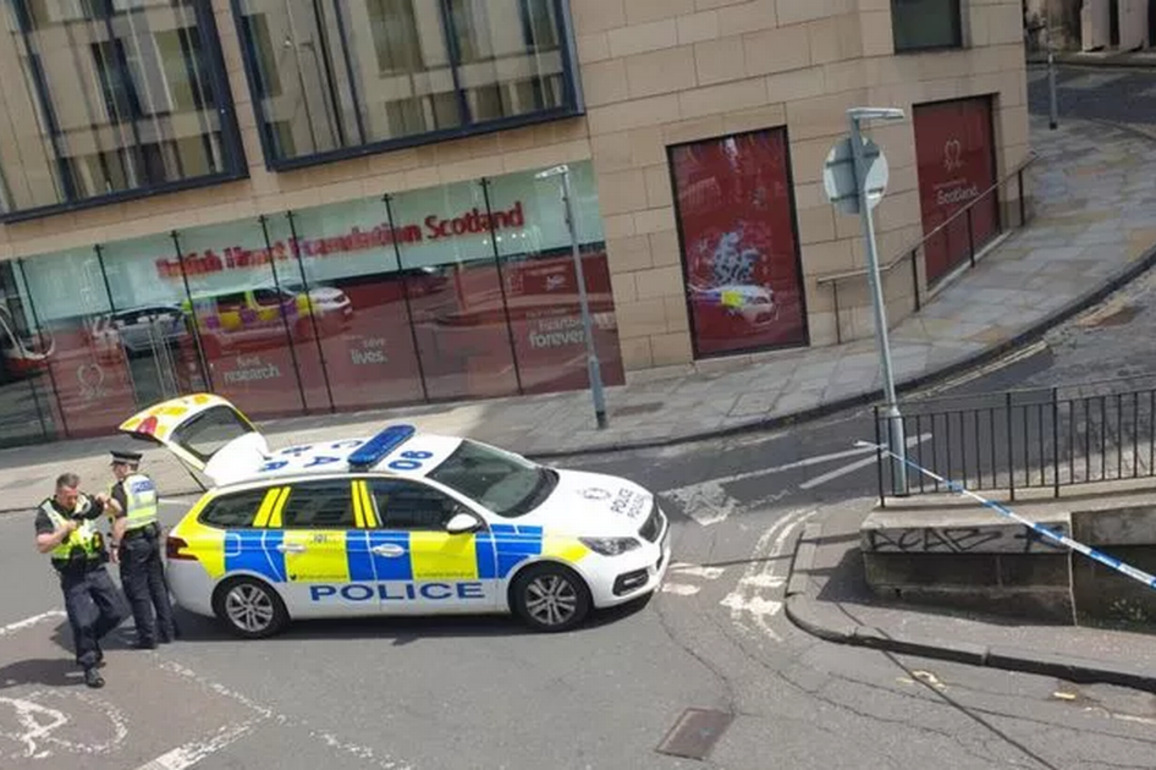Police cordon off Edinburgh city centre road amid emergency incident