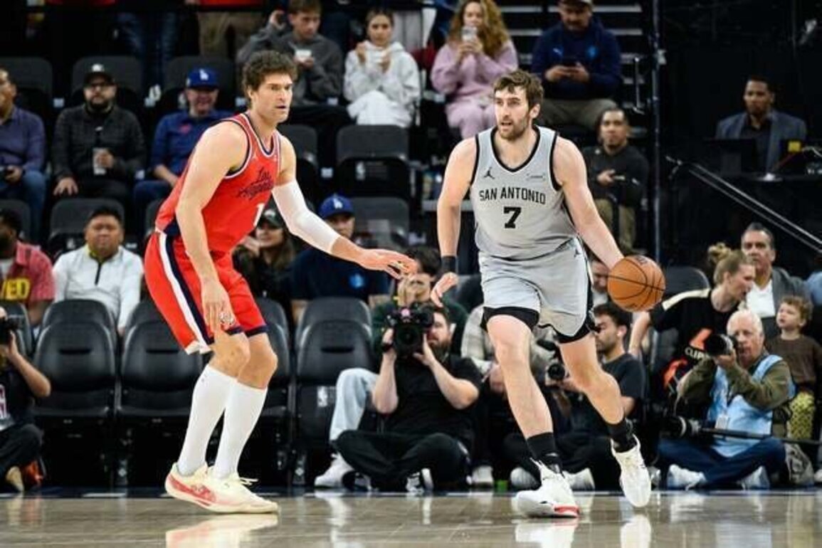 No Victor Wembanyama, but Spurs beat Clippers for 11th straight win