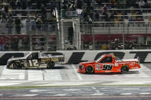 Ben Rhodes earns Truck Series win with late charge
