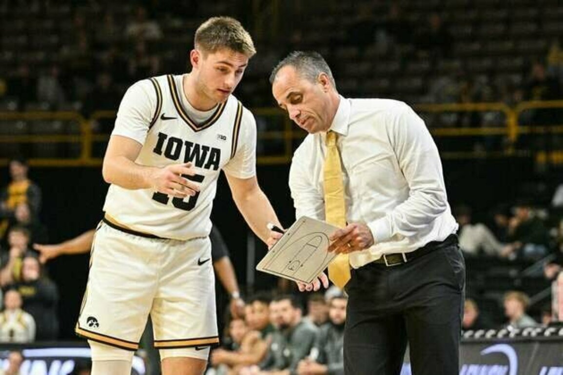 Iowa speeds past winless Chicago State