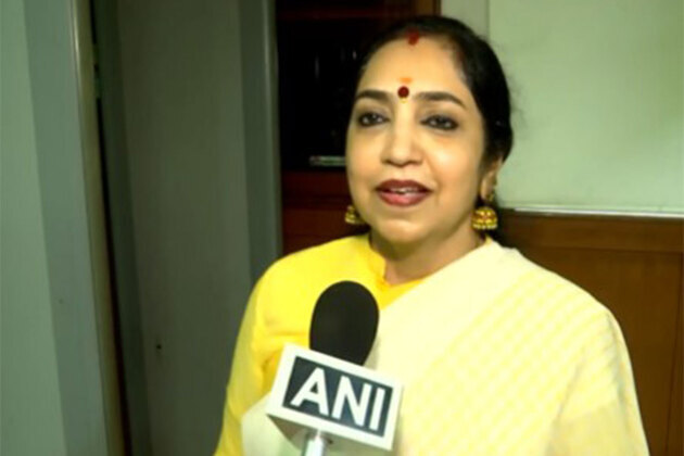 "Will never bow our head to three-language formula": DMK MP