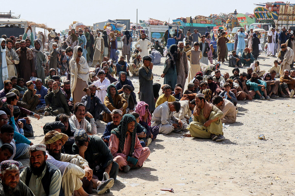 Trade between Pakistan, Afghanistan drops by 40pc amid border tensions