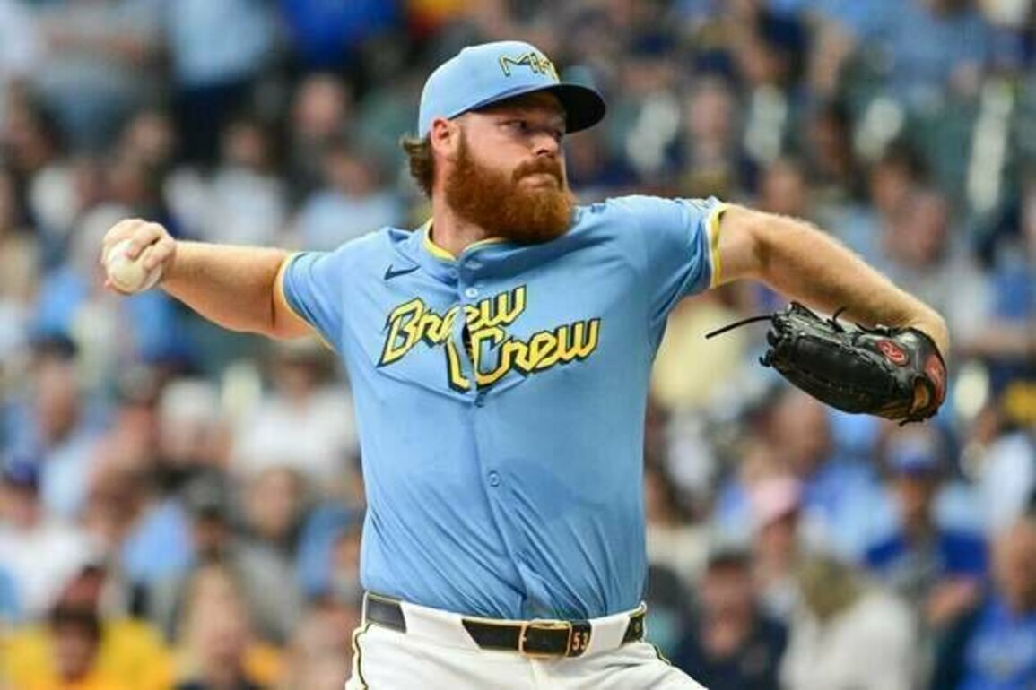 Brewers hold off Mets with game-ending out at plate