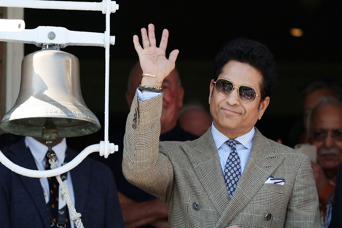 "The man who became cricket": Aussie greats Hayden, Lee wish "god" Sachin Tendulkar on 53rd birthday