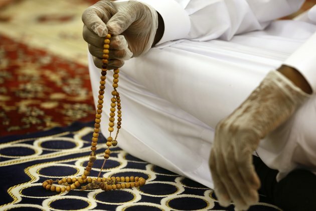 Australia Lifts More Restrictions; Saudi Mosques Reopen