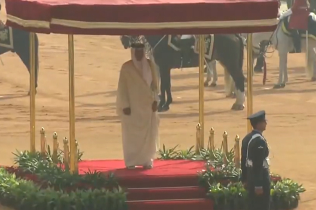 Amir of Qatar receives Guard of Honour, ceremonial welcome at Rashtrapati Bhavan