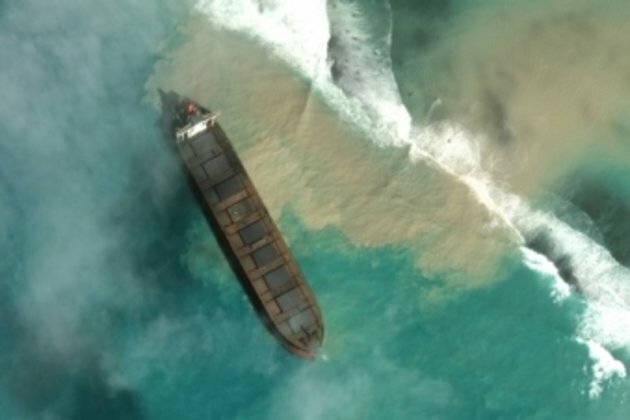 Mauritius races to contain oil spill, protect coastline