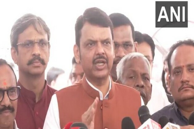 Maharashtra CM Devendra Fadnavis accepts Dhananjay Munde's resignation, forwards it to Governor