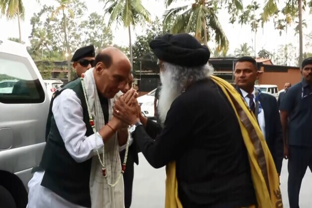 Tamil Nadu: Defence Minister Rajnath Singh arrives for Mahashivaratri celebrations at Isha Yoga Centre