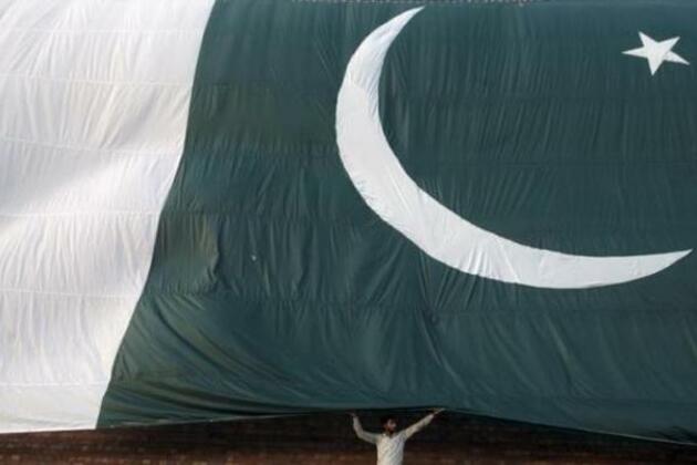 Pak to seek arbitration if water dispute with India not resolved