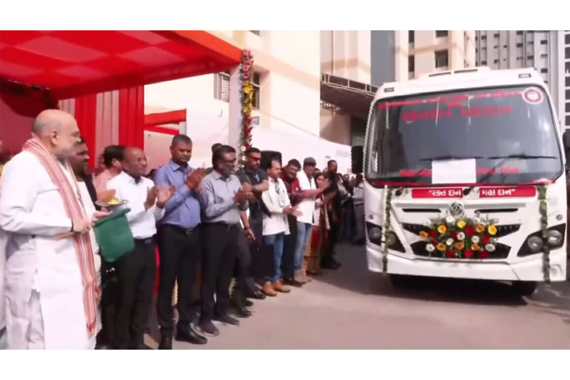 Union Minister Amit Shah flags off Mobile blood collection van in Ahmedabad