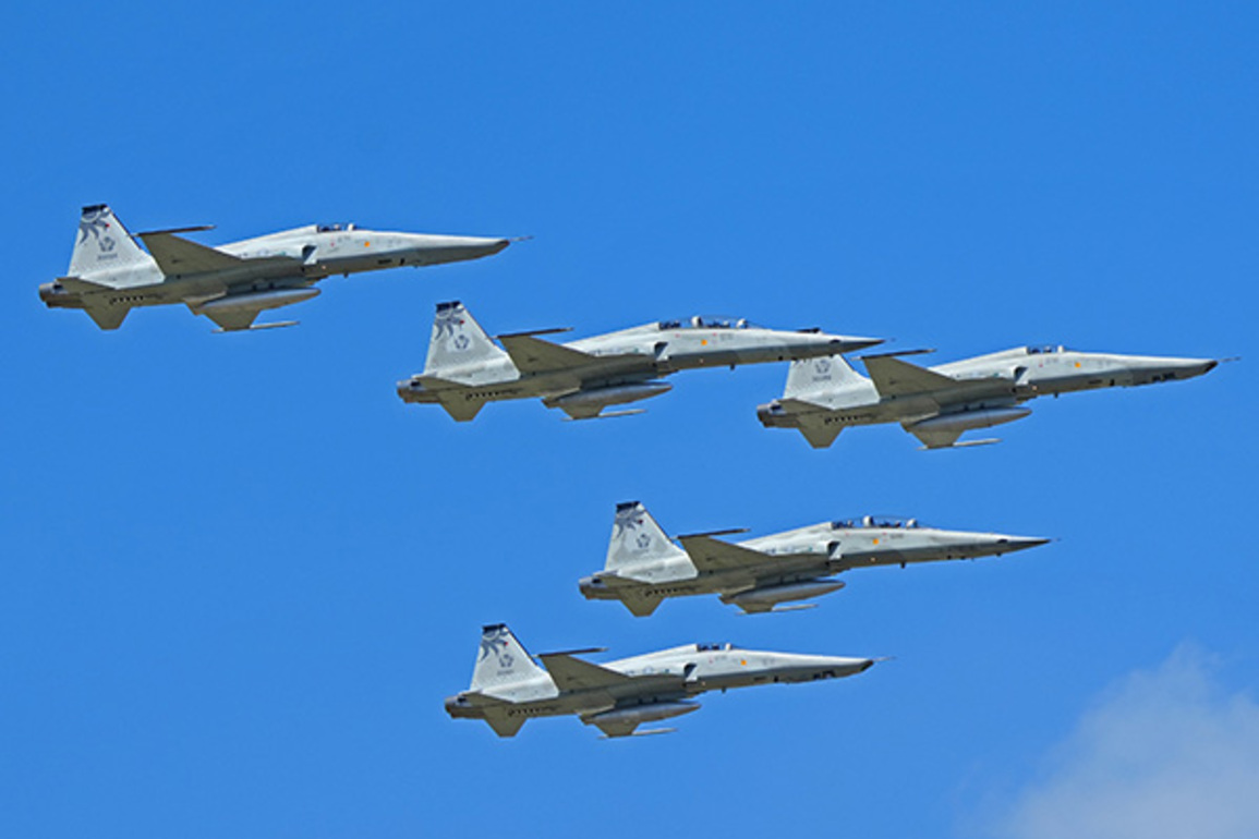 Taiwan reports continued Chinese military activity around its territory
