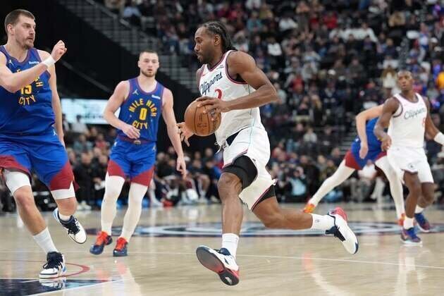 Clippers star Kawhi Leonard (ankle soreness) exits vs. Lakers