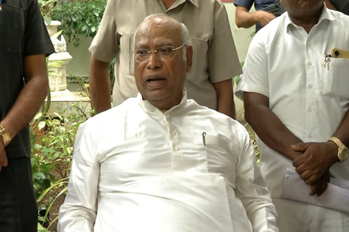 "Never seen a PM who lies so much": Mallikarjun Kharge hits out at PM Narendra Modi