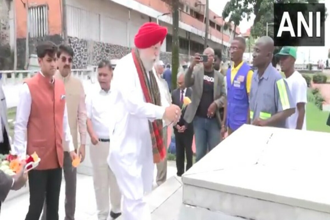 Shiv Sena MP Shrikant Shinde leads all-party delegation in Liberia