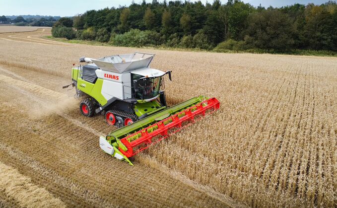 The ż podcast: Driving a Claas combine for the first time and exploring machinery opportunities in ag