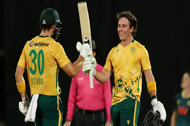 Brevis' century helps Proteas level series against Australia