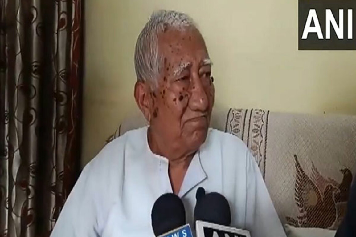 "Proud of what he is doing for the country," DG Air Ops Air Marshal AK Bharti's family take pride in son's role in Op Sindoor
