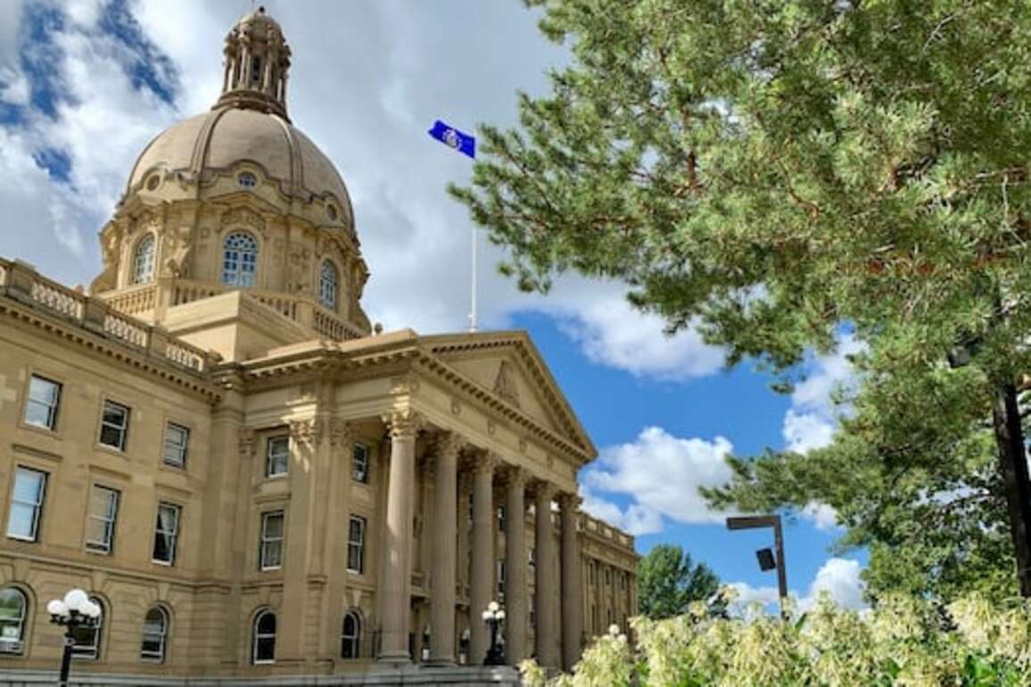 Same-sex couple's discrimination case to go before Alberta human rights tribunal