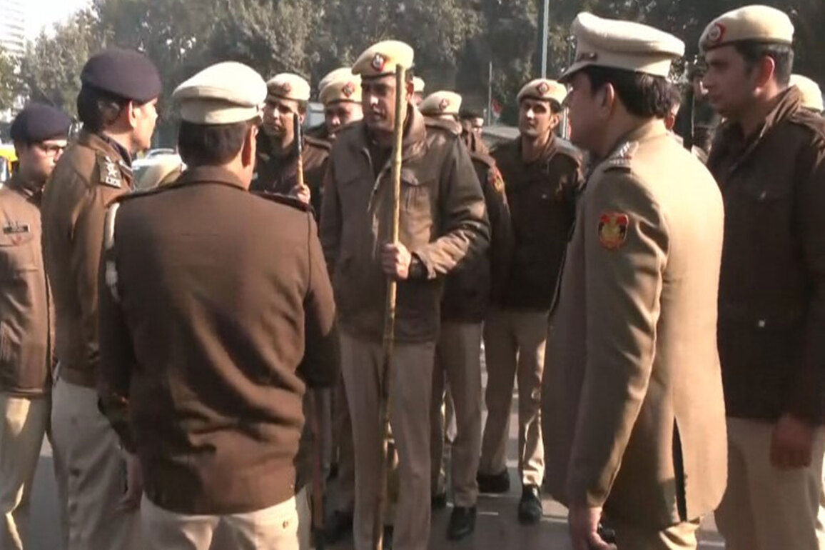 Delhi Police conducts mock drills, tightens security at Connaught Place area ahead of New Year celebrations