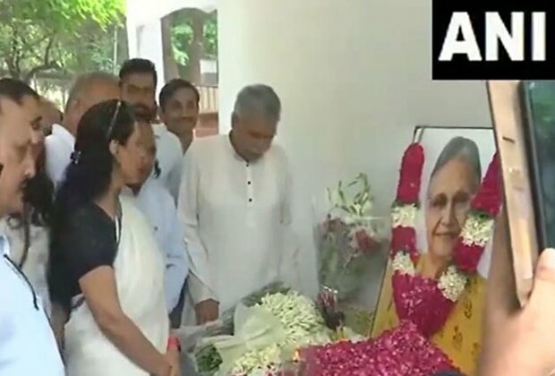 Congress leaders pay tribute to former Delhi CM Sheila Dikshit on her death anniversary