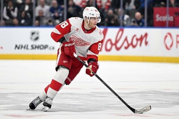Patrick Kane chases Mike Modano point mark as Red Wings host Capitals