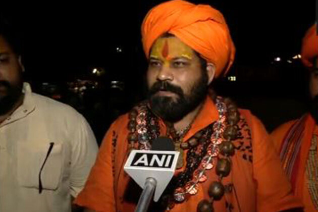 Hanuman Garhi temple priest urges new Ram Temple CEO to follow Vaishnav worship traditions, adopt Ayodhya gaushalas