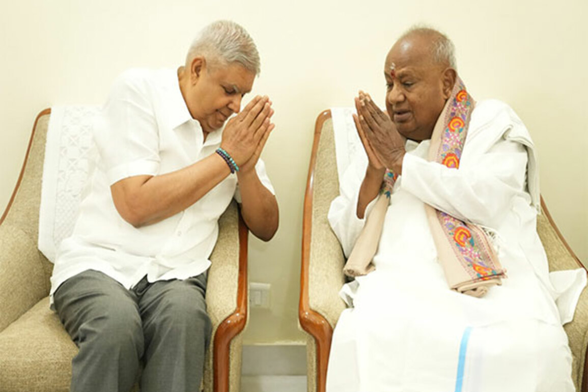 VP Dhankhar meets former PM Deve Gowda, conveys birthday greetings