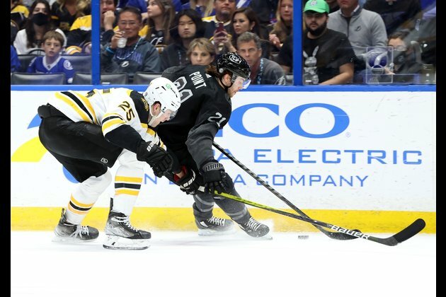 Lightning look to get back on track vs. skidding Sabres